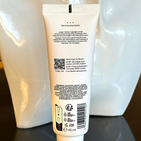 SEALED Flanerie Waterlily PHA Pore Refining Exfoliator Gentle Facial Exfoliation - Picture 9 of 9